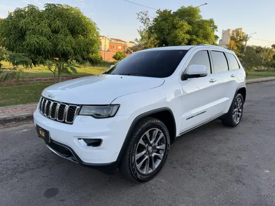 JEEP GRAND CHEROKEE 3.6 LIMITED 4X4 V6 24V GASOLINA 4P AUTOMATICO