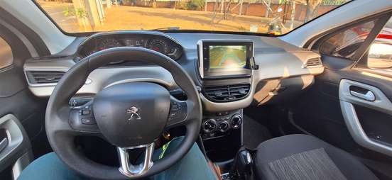 PEUGEOT-2008-2021
