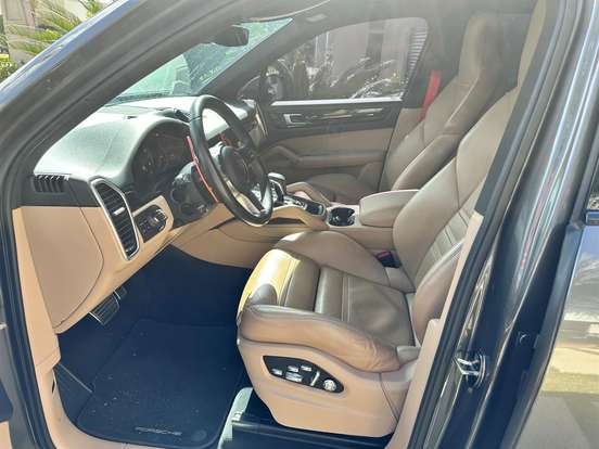 PORSCHE-CAYENNE-2020