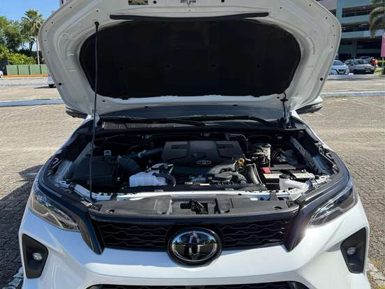 TOYOTA-HILUX SW4-2.8 D-4D TURBO DIESEL SRX PLATINUM 7L 4X4 AUTOMÁTICO TOYOTA-HILUX SW4-2024
