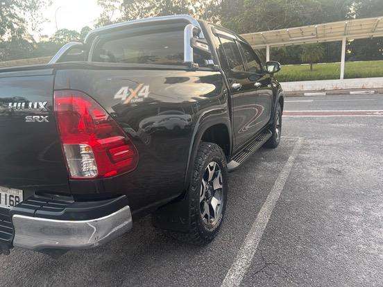 TOYOTA-HILUX-2015