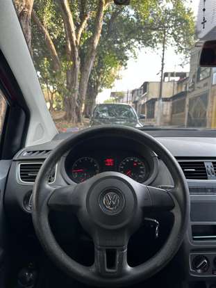 VOLKSWAGEN-FOX-1.0 MI 8V FLEX 4P MANUAL VOLKSWAGEN-FOX-2013