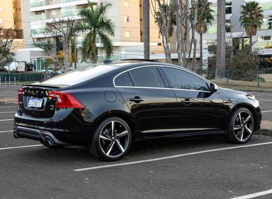 VOLVO-S60-3.0 T6 R-DESIGN AWD GASOLINA 4P AUTOMÁTICO VOLVO-S60-2014