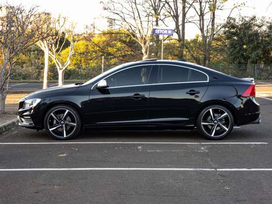 VOLVO-S60-3.0 T6 R-DESIGN AWD GASOLINA 4P AUTOMÁTICO VOLVO-S60-2014