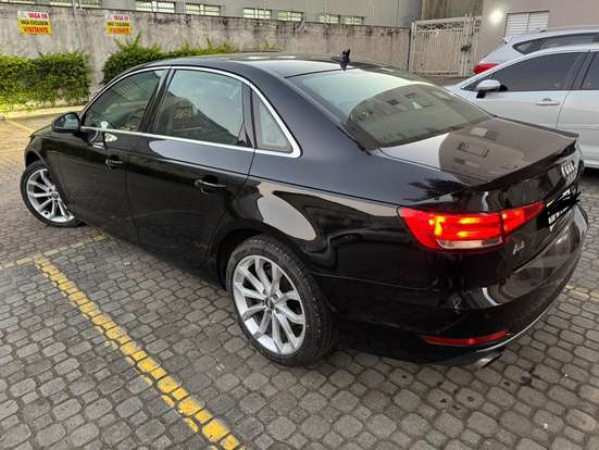 AUDI-A4-2017