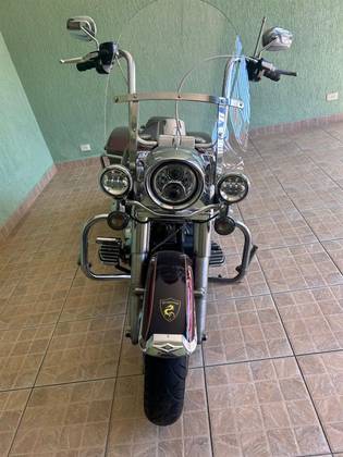 HARLEY-DAVIDSON ROAD KING CLASSIC 
