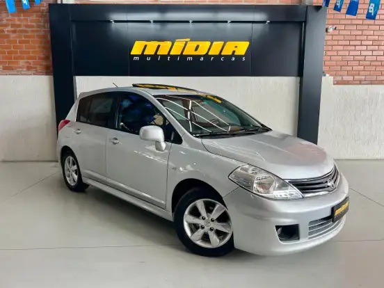NISSAN-TIIDA-2011
