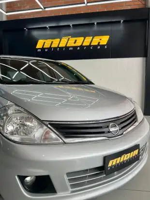 NISSAN-TIIDA-2011