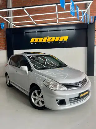 NISSAN-TIIDA-2011