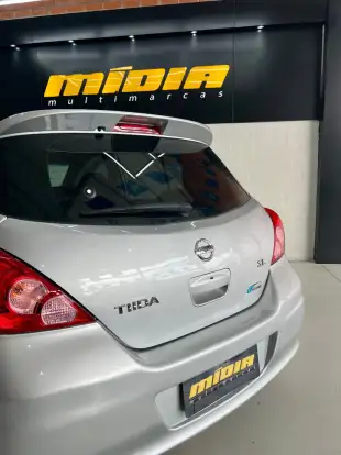 NISSAN-TIIDA-2011