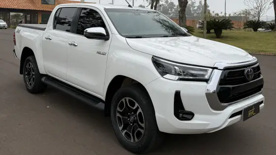TOYOTA HILUX 2.8 D-4D TURBO DIESEL CD SRX 4X4 AUTOMÁTICO TOYOTA HILUX 2.8 D-4D TURBO DIESEL CD SRX 4X4 AUTOMÁTICO