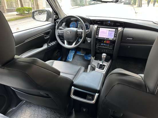 TOYOTA-HILUX SW4-2020