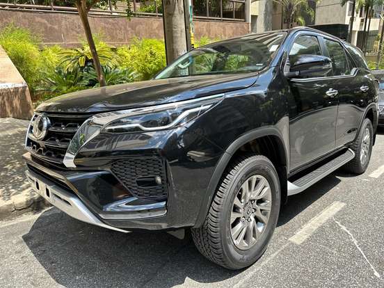 TOYOTA-HILUX SW4-2.8 D-4D TURBO DIESEL SRX 7L 4X4 AUTOMÁTICO TOYOTA-HILUX SW4-2020