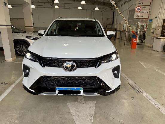 TOYOTA-HILUX SW4-2024