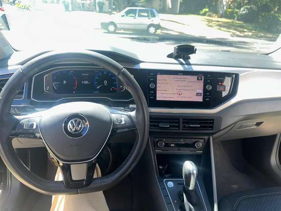 VOLKSWAGEN-POLO-2017