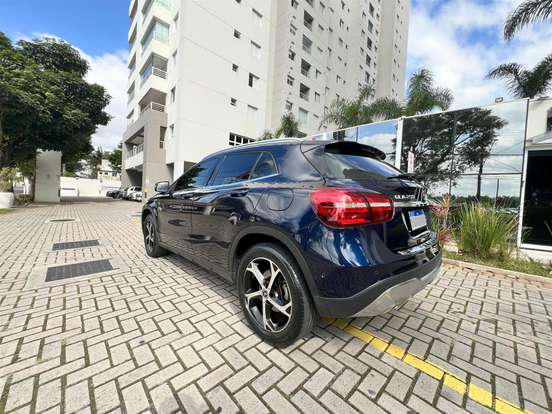 MERCEDES-BENZ-GLA 200-2017