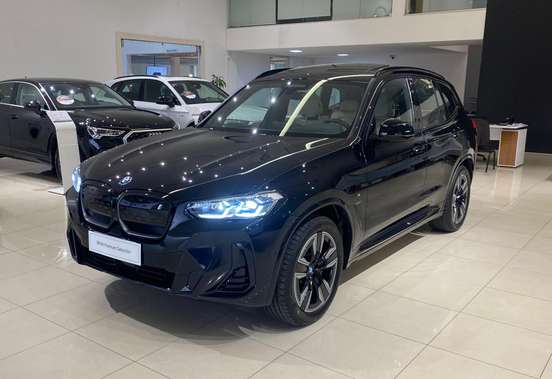 BMW-iX3-2023