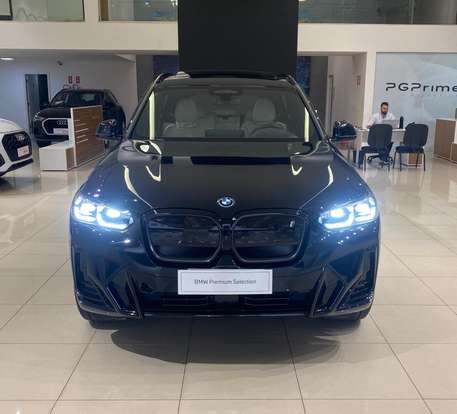 BMW-iX3-2023