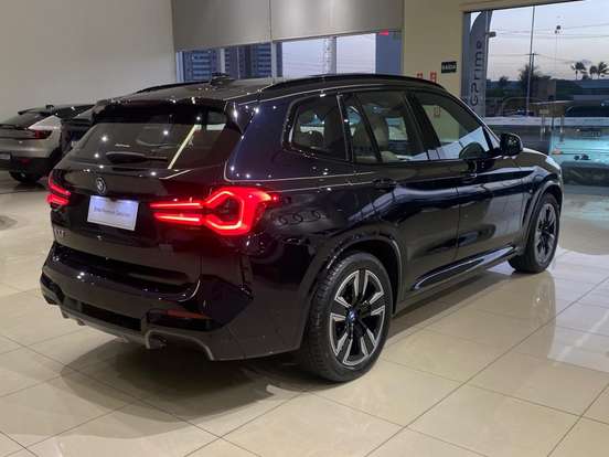 BMW-iX3-ELÉTRICO M SPORT BMW-iX3-2023