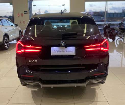 BMW-iX3-2023