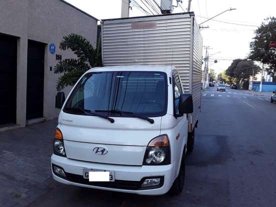 HYUNDAI-HR-2.5 LONGO SEM CAÇAMBA 4X2 16V 130CV TURBO INTERCOOLER DIESEL 2P MANUAL HYUNDAI-HR-2016