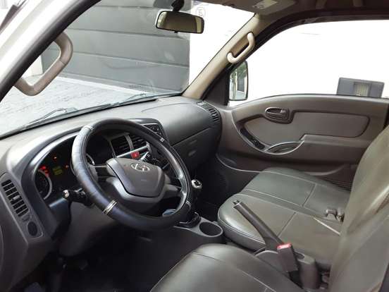HYUNDAI-HR-2.5 LONGO SEM CAÇAMBA 4X2 16V 130CV TURBO INTERCOOLER DIESEL 2P MANUAL HYUNDAI-HR-2016