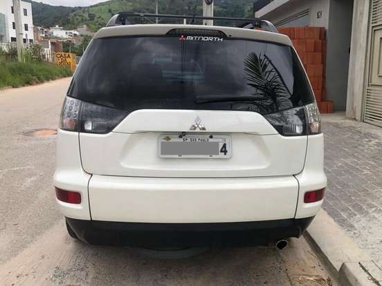 MITSUBISHI-OUTLANDER-2.0 16V GASOLINA 4P AUTOMÁTICO MITSUBISHI-OUTLANDER-2013
