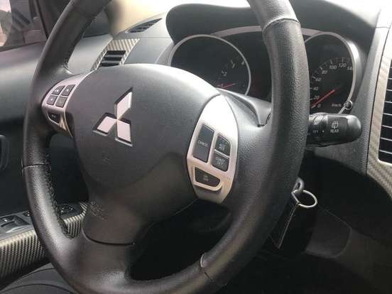 MITSUBISHI-OUTLANDER-2.0 16V GASOLINA 4P AUTOMÁTICO MITSUBISHI-OUTLANDER-2013