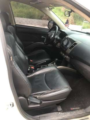 MITSUBISHI-OUTLANDER-2013