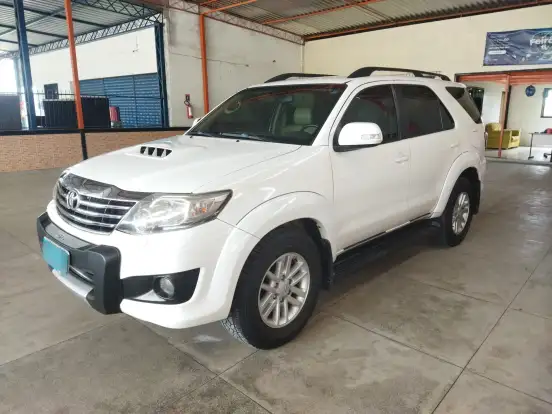 TOYOTA-HILUX SW4-2012