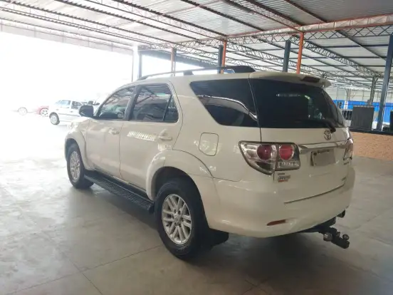 TOYOTA-HILUX SW4-3.0 SRV 4X4 7 LUGARES 16V TURBO INTERCOOLER DIESEL 4P AUTOMÁTICO TOYOTA-HILUX SW4-2012