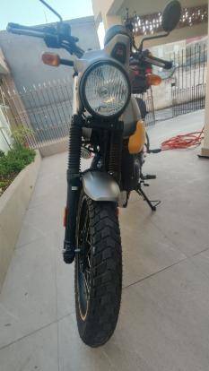 ROYAL ENFIELD SCRAM 411 