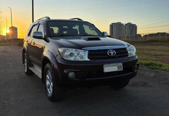 Imagem de TOYOTA HILUX SW4 3.0 SRV 4X4 16V TURBO INTERCOOLER DIESEL 4P AUTOMÁTICO