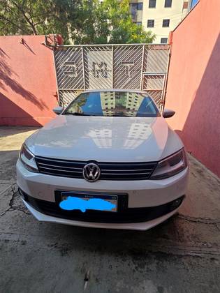 VOLKSWAGEN JETTA 2.0 COMFORTLINE FLEX 4P TIPTRONIC
