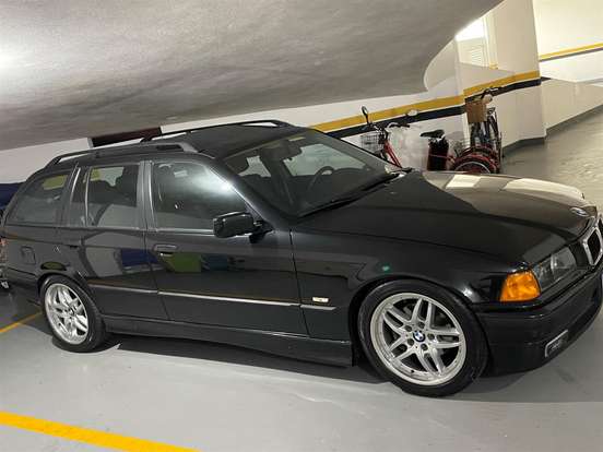 BMW-323i-1998