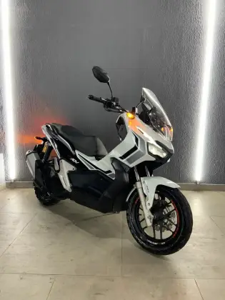 HONDA ADV 
