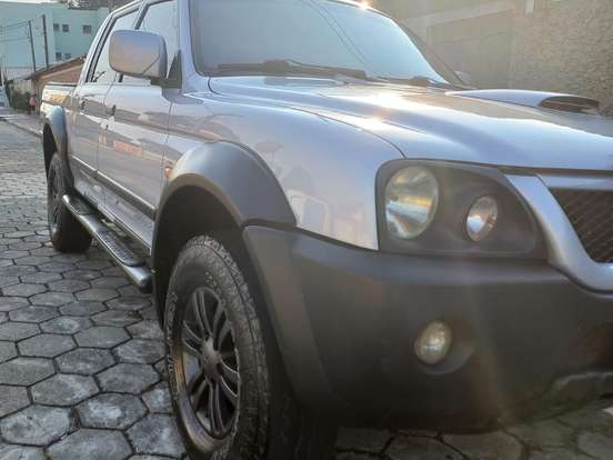 MITSUBISHI-L200-2009