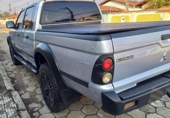 MITSUBISHI-L200-2009