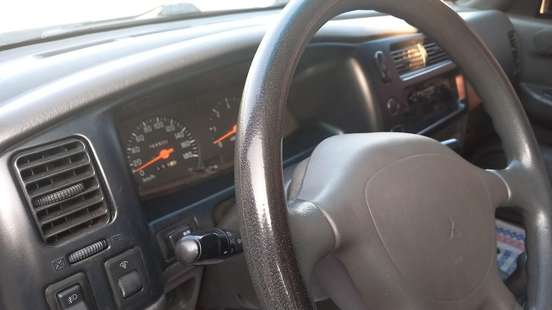 MITSUBISHI-L200-2009