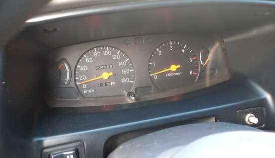 MITSUBISHI-L200-2009