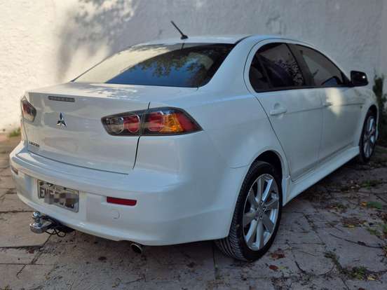 MITSUBISHI-LANCER-2.0 16V GASOLINA 4P AUTOMÁTICO MITSUBISHI-LANCER-2014