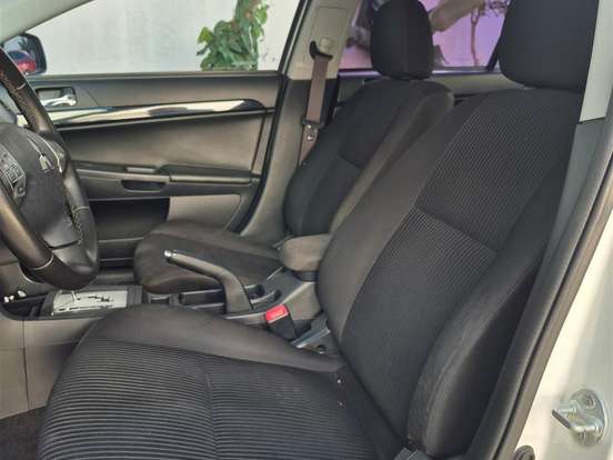 MITSUBISHI-LANCER-2.0 16V GASOLINA 4P AUTOMÁTICO MITSUBISHI-LANCER-2014