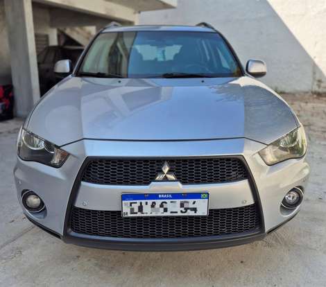 MITSUBISHI-OUTLANDER-2011