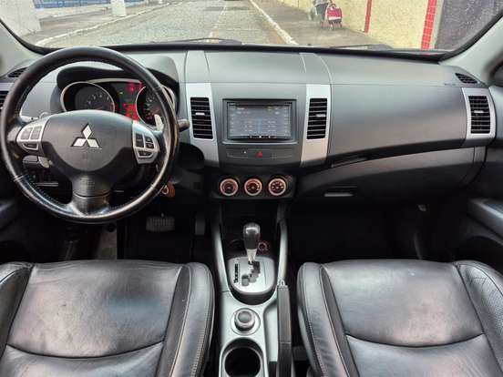 MITSUBISHI-OUTLANDER-2011