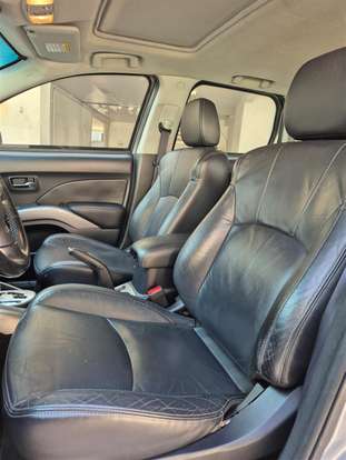MITSUBISHI-OUTLANDER-3.0 GT 4X4 V6 24V GASOLINA 4P AUTOMÁTICO MITSUBISHI-OUTLANDER-2011