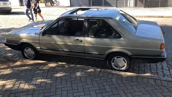 VOLKSWAGEN-SANTANA-1988