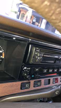 VOLKSWAGEN-SANTANA-1988