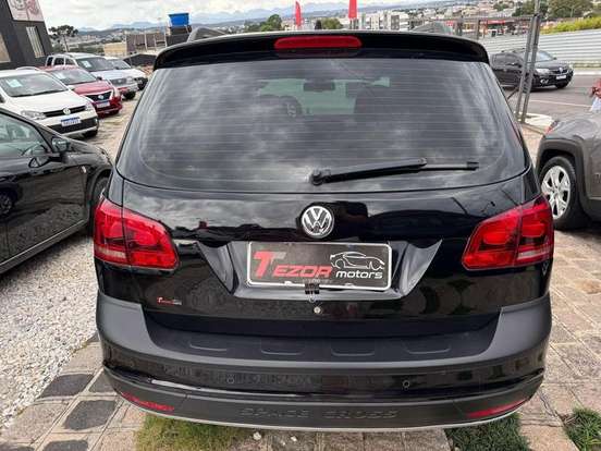 VOLKSWAGEN-SPACE CROSS-2013