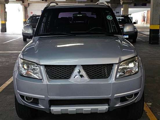 MITSUBISHI-PAJERO TR4-2.0 4X2 16V 140CV FLEX 4P AUTOMÁTICO MITSUBISHI-PAJERO TR4-2013