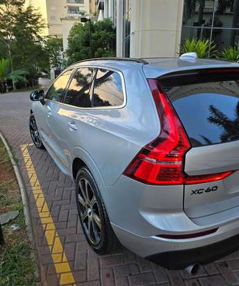 VOLVO-XC60-2018